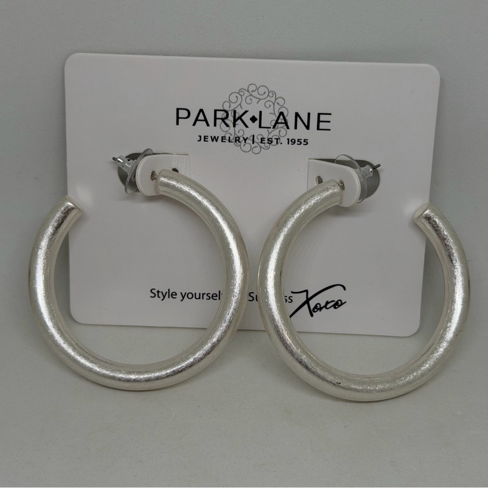 NEW Park Lane Jewelry KASH Hoop Earrings‎ Matte Silver Tone Antiqued Gift Box
